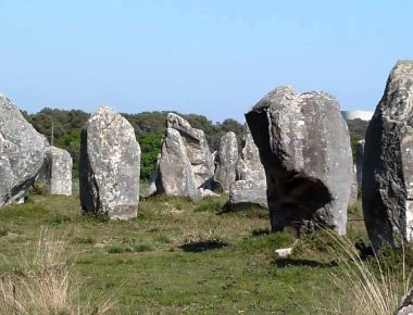 Carnac stones: Οι ανεξήγητες ευθυγραμμισμένες δομές από πέτρες στη Βρετάνη (φωτό, βίντεο)